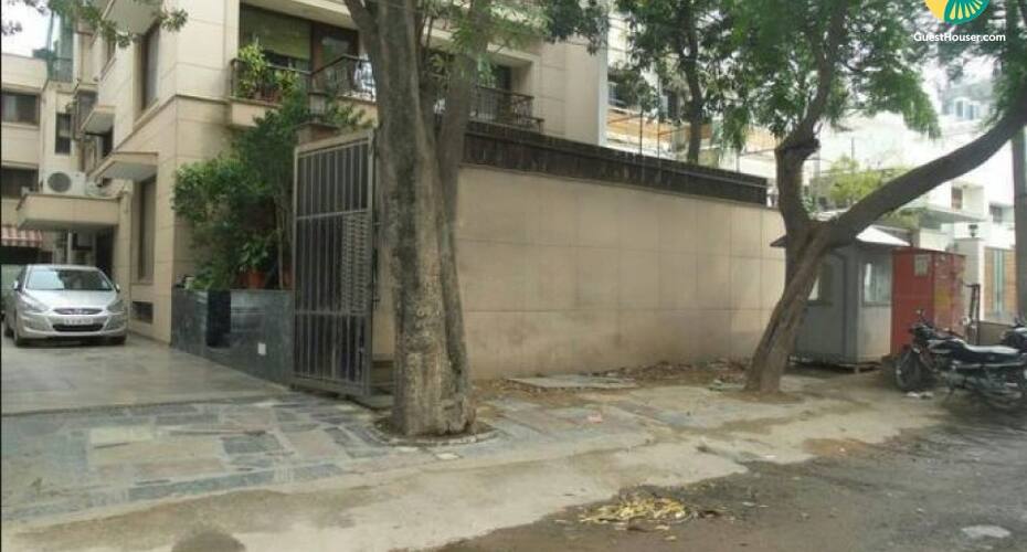 A Well furnished 3 Bedroom Apartment, New Delhi 1
